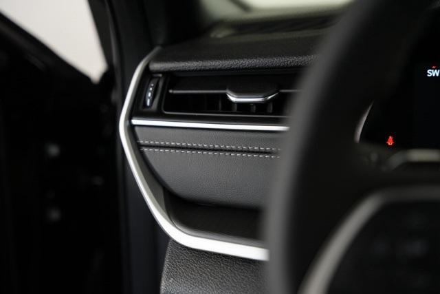 new 2025 Jeep Grand Cherokee car, priced at $41,054