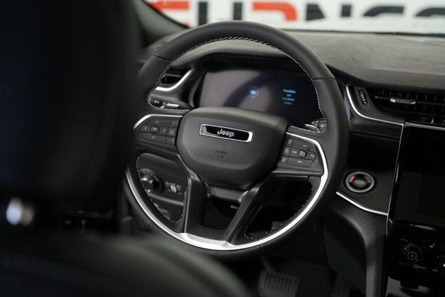 new 2025 Jeep Grand Cherokee car, priced at $40,954