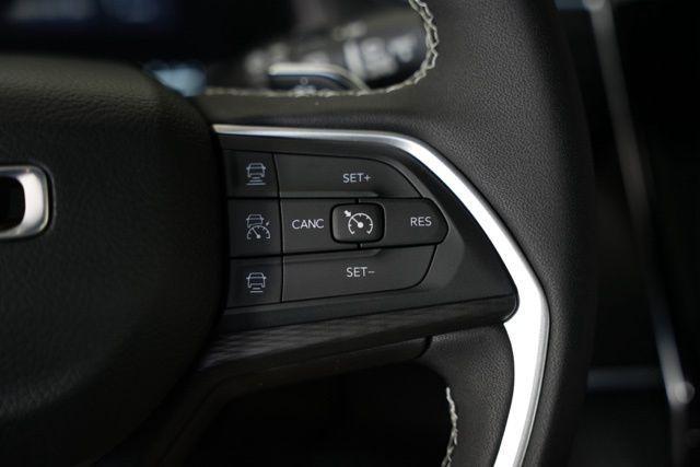 new 2025 Jeep Grand Cherokee car, priced at $40,954