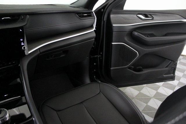 new 2026 Jeep Grand Cherokee car, priced at $46,041