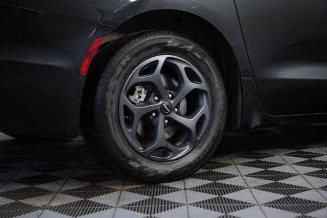 used 2023 Chrysler Pacifica Hybrid car, priced at $29,999