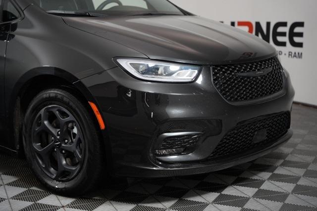 used 2023 Chrysler Pacifica Hybrid car, priced at $29,999