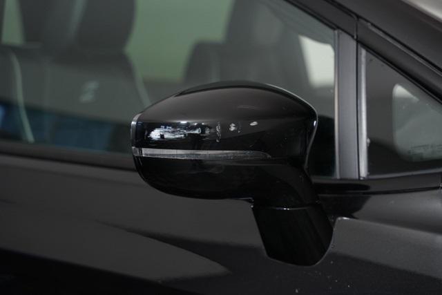 used 2023 Chrysler Pacifica Hybrid car, priced at $29,999