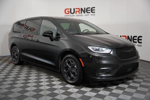 used 2023 Chrysler Pacifica Hybrid car, priced at $29,999