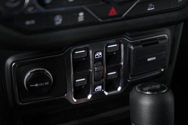 new 2025 Jeep Wrangler car, priced at $44,327