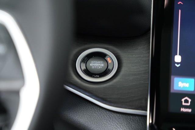 new 2025 Jeep Grand Cherokee L car, priced at $44,174