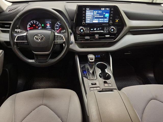 used 2022 Toyota Highlander car, priced at $32,000