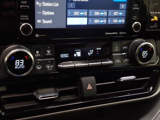 used 2022 Toyota Highlander car, priced at $32,000