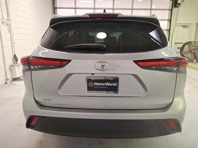 used 2022 Toyota Highlander car, priced at $32,000
