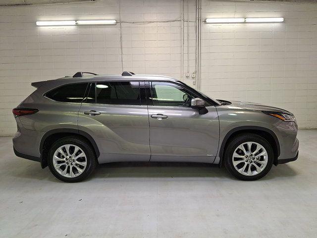 used 2025 Toyota Highlander Hybrid car, priced at $52,700