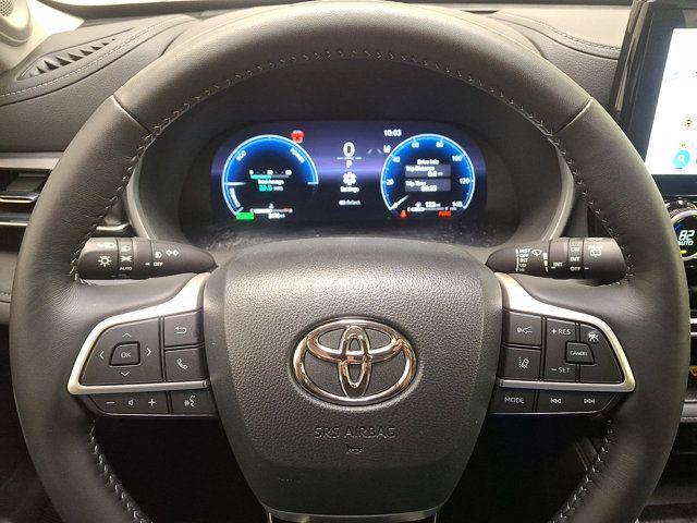 used 2025 Toyota Highlander Hybrid car, priced at $52,700