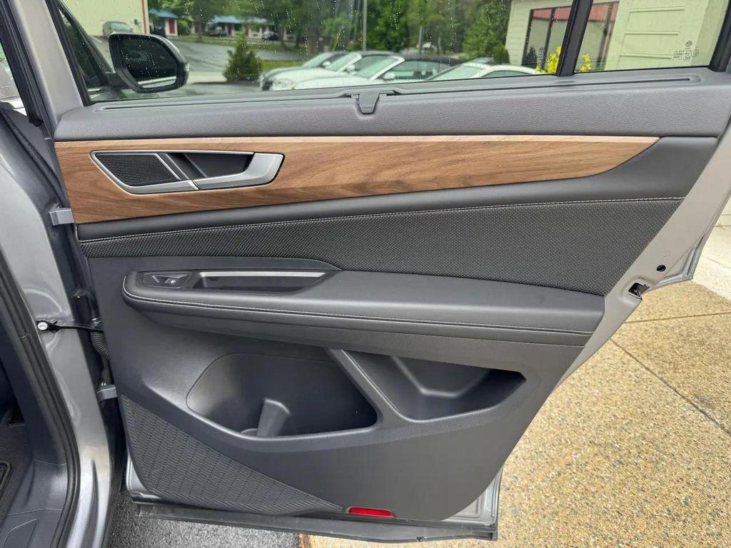 used 2024 Volkswagen Atlas car, priced at $31,950