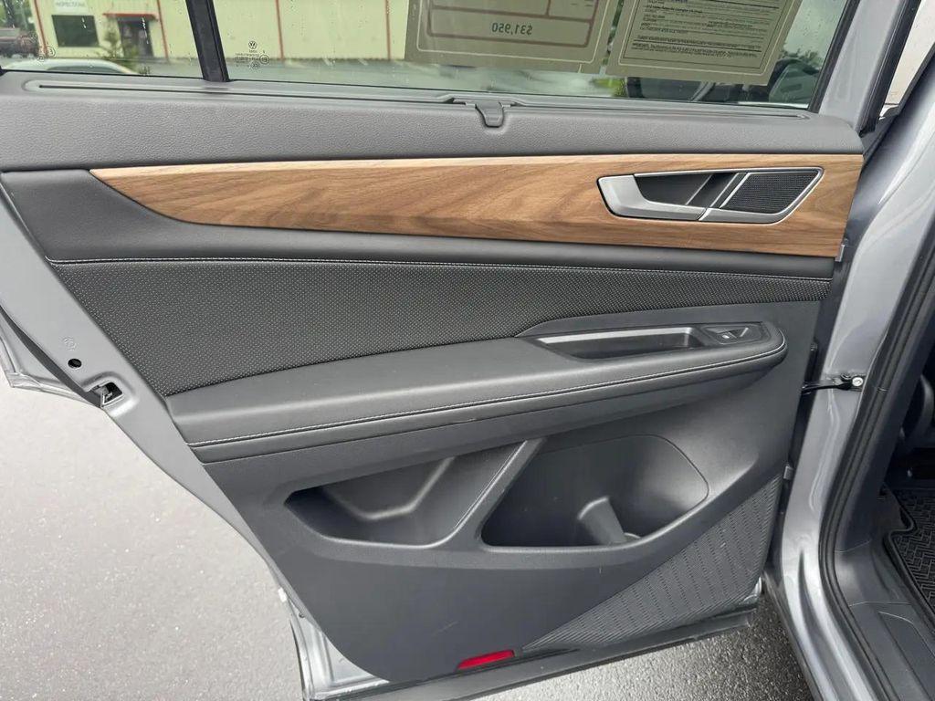 used 2024 Volkswagen Atlas car, priced at $31,950