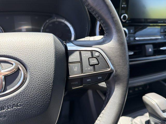 used 2020 Toyota Highlander car, priced at $23,500