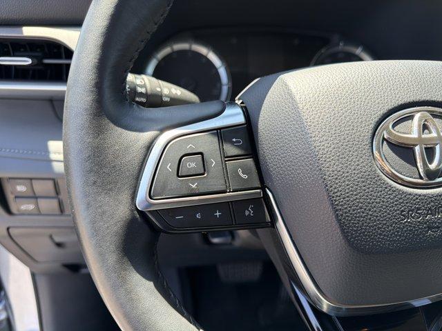 used 2020 Toyota Highlander car, priced at $23,500