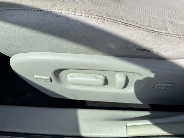 used 2013 Toyota Highlander car, priced at $11,499