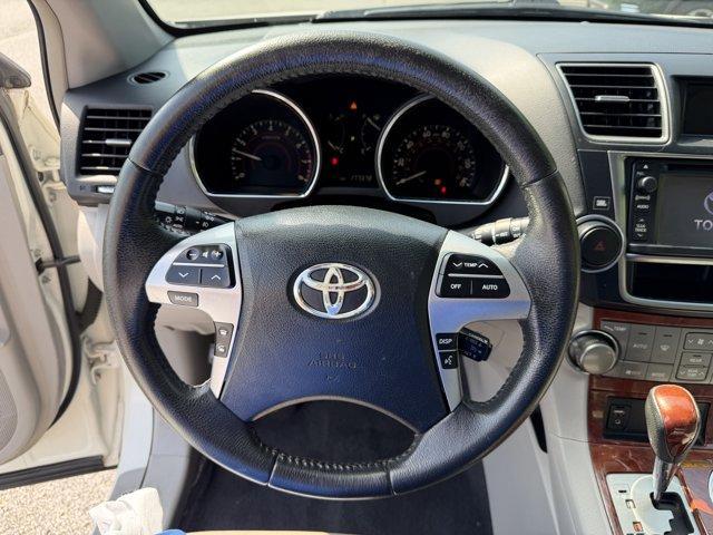 used 2013 Toyota Highlander car, priced at $11,499