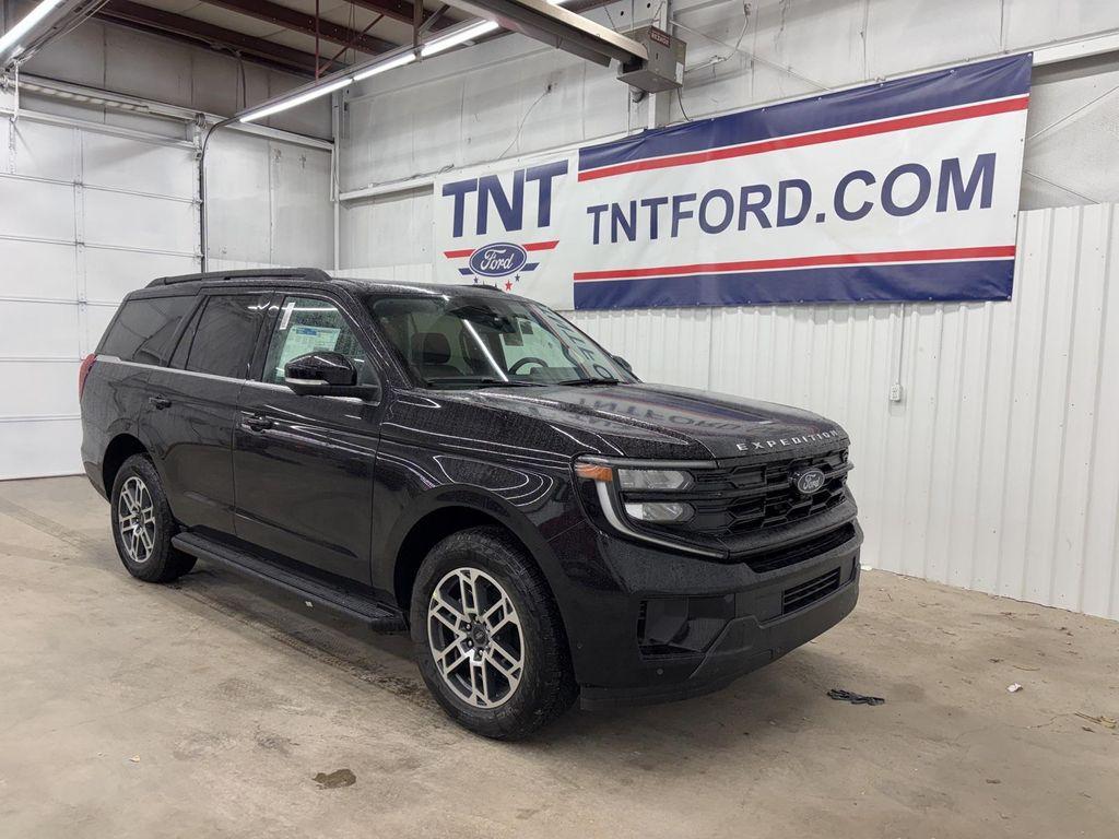 new 2025 Ford Expedition car, priced at $70,788