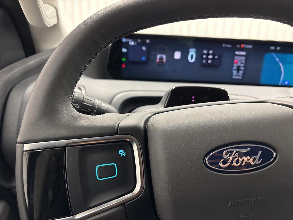 new 2025 Ford Expedition car, priced at $70,788