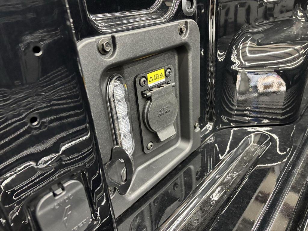 new 2025 Ford Maverick car, priced at $35,032