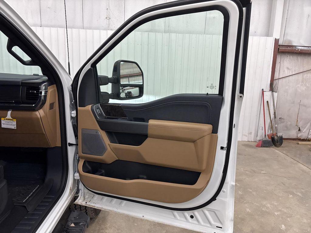 new 2025 Ford F-250 car, priced at $85,684