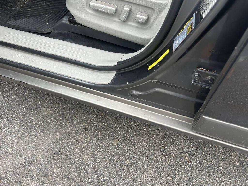 used 2011 Hyundai Veracruz car, priced at $3,450