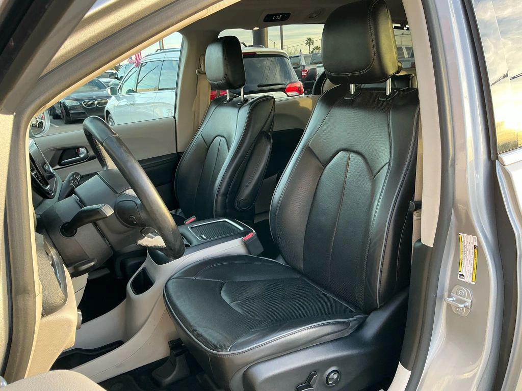 used 2018 Chrysler Pacifica car, priced at $15,995