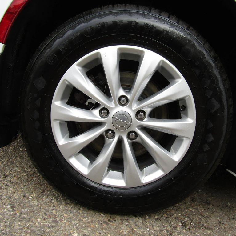 used 2018 Chrysler Pacifica car, priced at $17,998