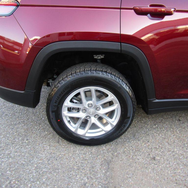 new 2025 Jeep Grand Cherokee car, priced at $32,703
