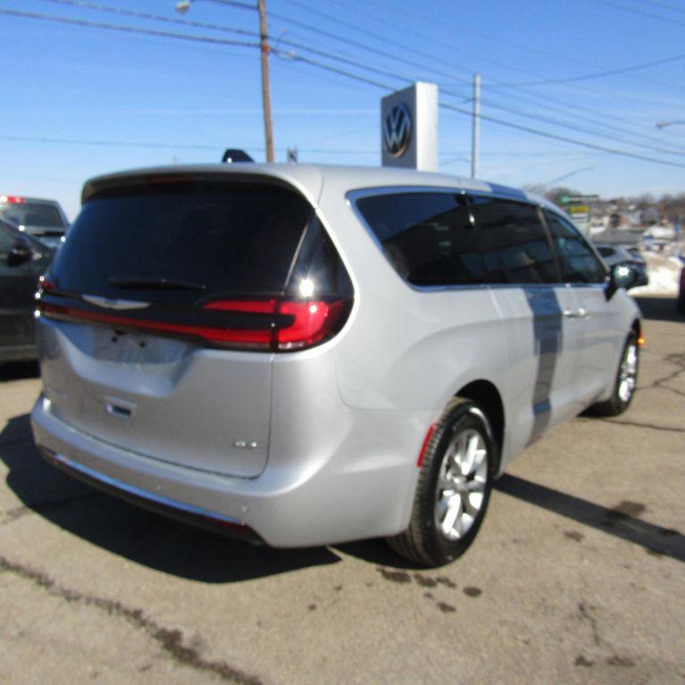 new 2026 Chrysler Pacifica car, priced at $44,738
