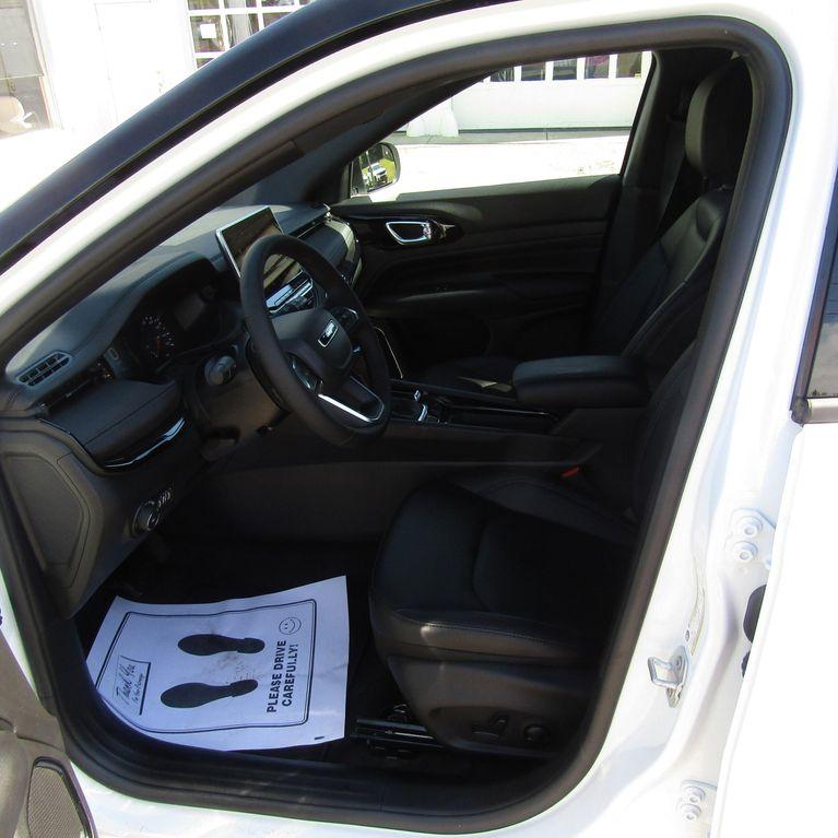 new 2025 Jeep Compass car, priced at $32,187