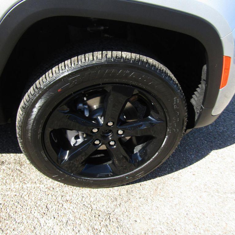 new 2025 Jeep Grand Cherokee car, priced at $37,922