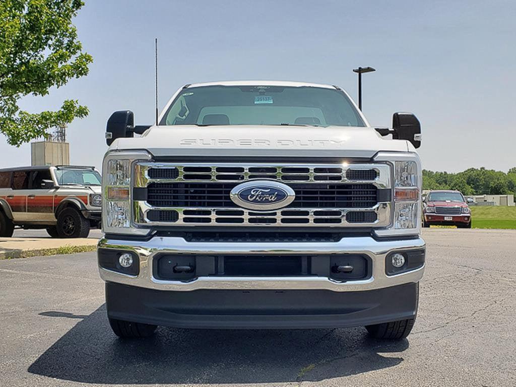 new 2025 Ford F-350 car, priced at $52,160