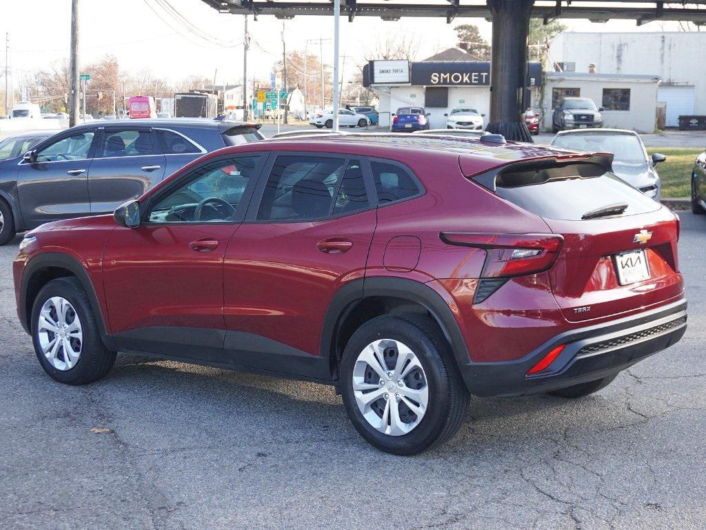 used 2024 Chevrolet Trax car, priced at $14,795
