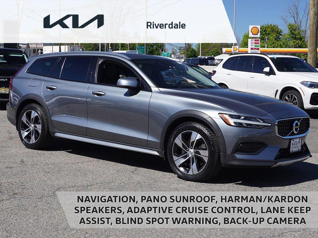 used 2020 Volvo V60 Cross Country car, priced at $23,399