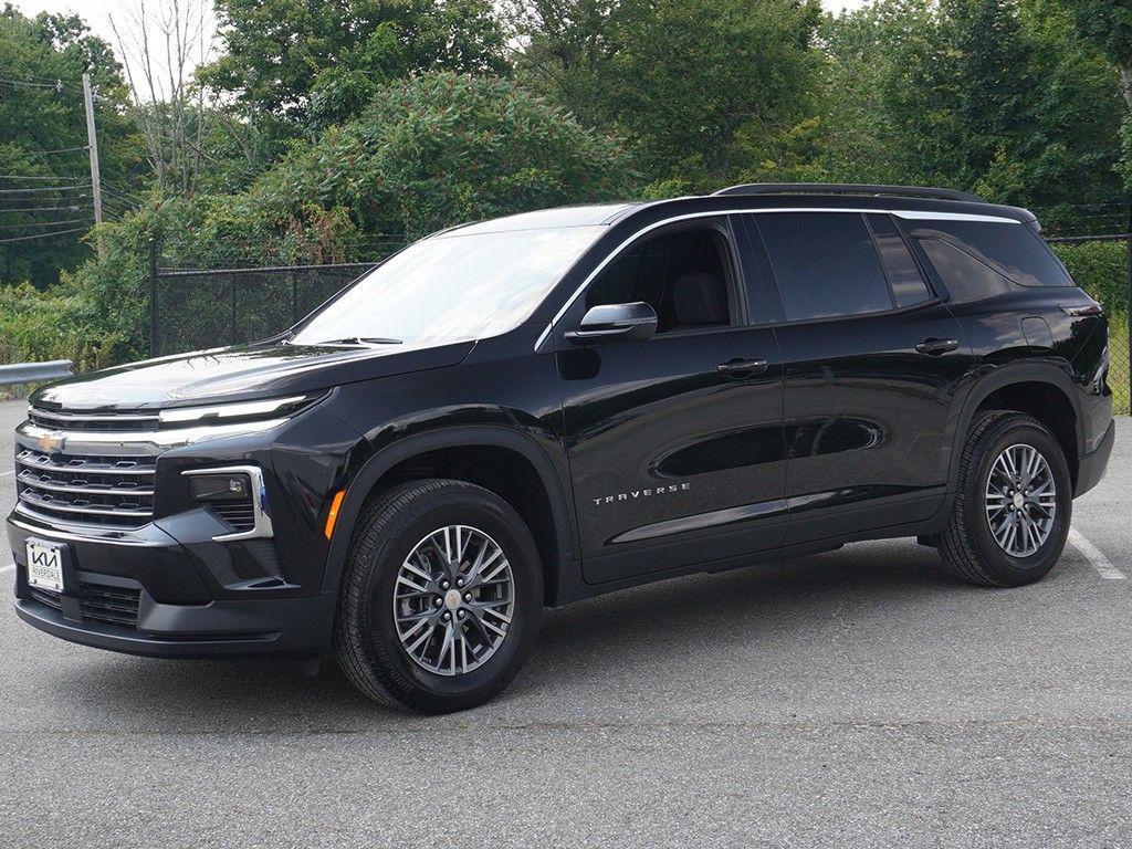 used 2025 Chevrolet Traverse car, priced at $37,898