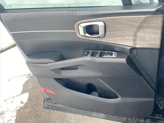 used 2023 Kia Sorento car, priced at $30,965