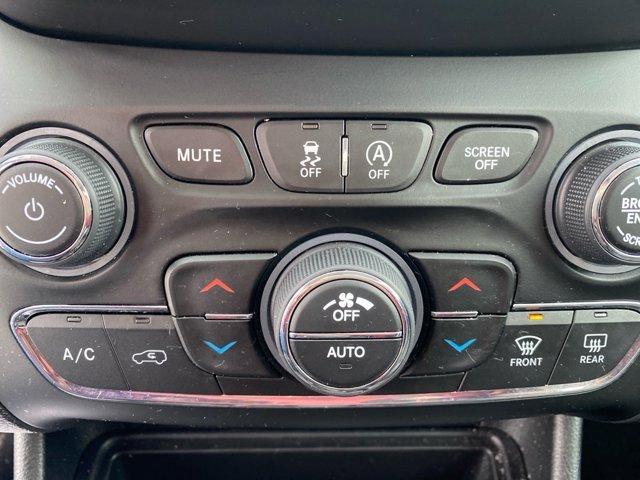 used 2020 Jeep Cherokee car, priced at $19,076