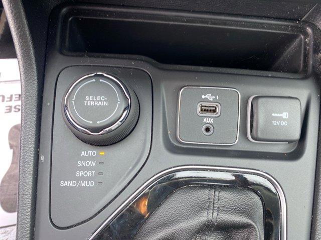 used 2020 Jeep Cherokee car, priced at $19,076