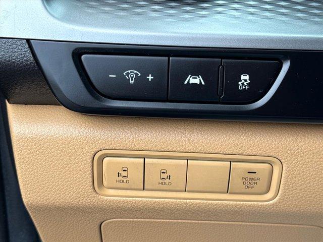 used 2023 Kia Carnival car, priced at $24,444