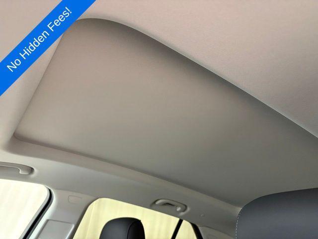 new 2025 Buick Envision car, priced at $39,128