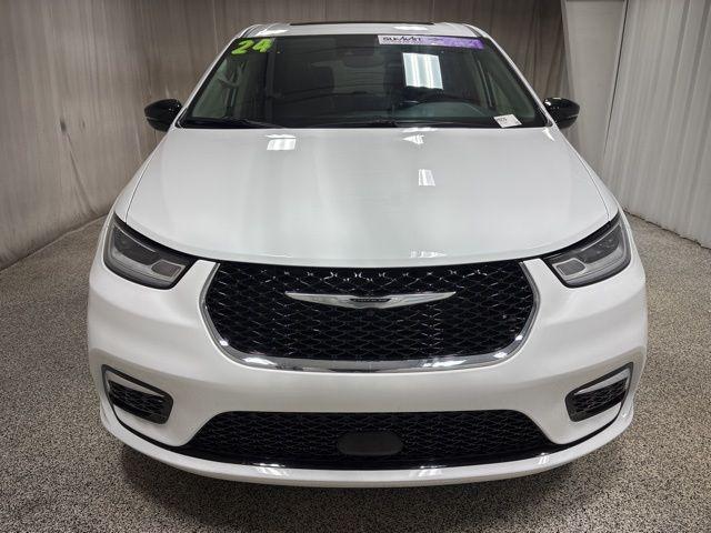 used 2024 Chrysler Pacifica car, priced at $33,341