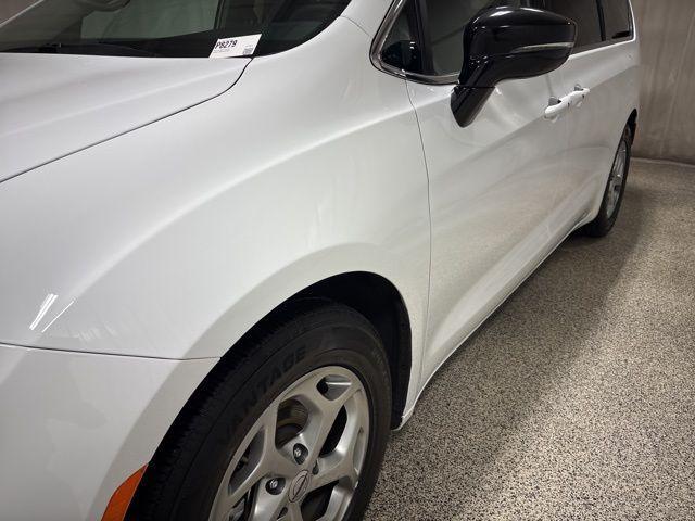 used 2024 Chrysler Pacifica car, priced at $33,341