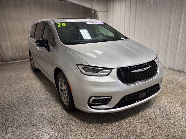 used 2024 Chrysler Pacifica car, priced at $34,231