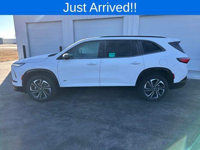 used 2025 Buick Enclave car, priced at $38,628