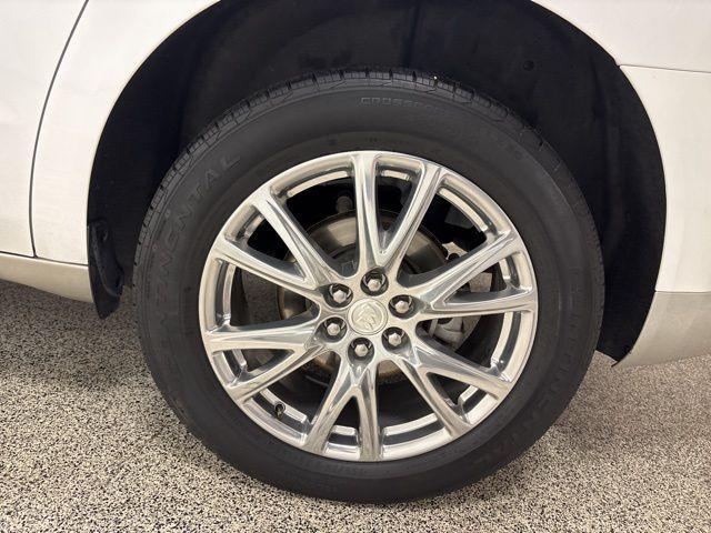 2022 White Frost Tri-Coat Buick Enclave