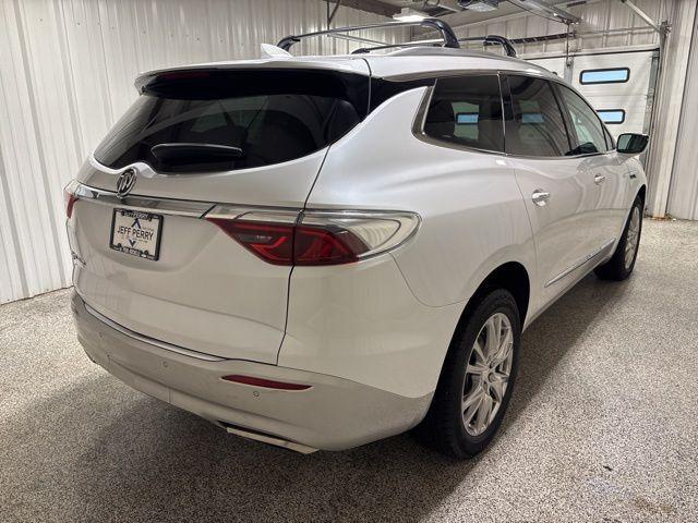 2022 White Frost Tri-Coat Buick Enclave