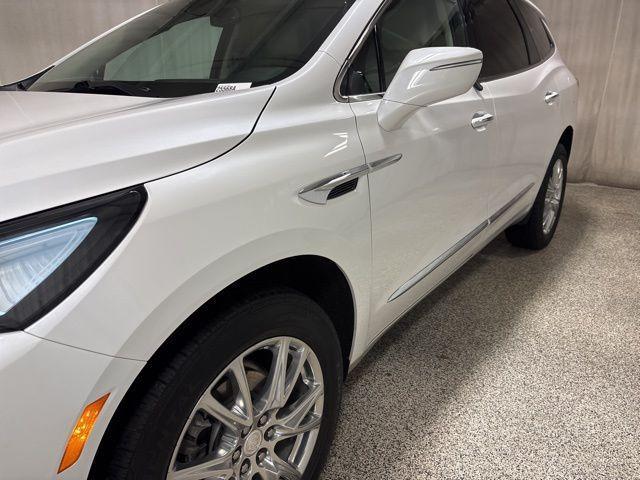 2022 White Frost Tri-Coat Buick Enclave