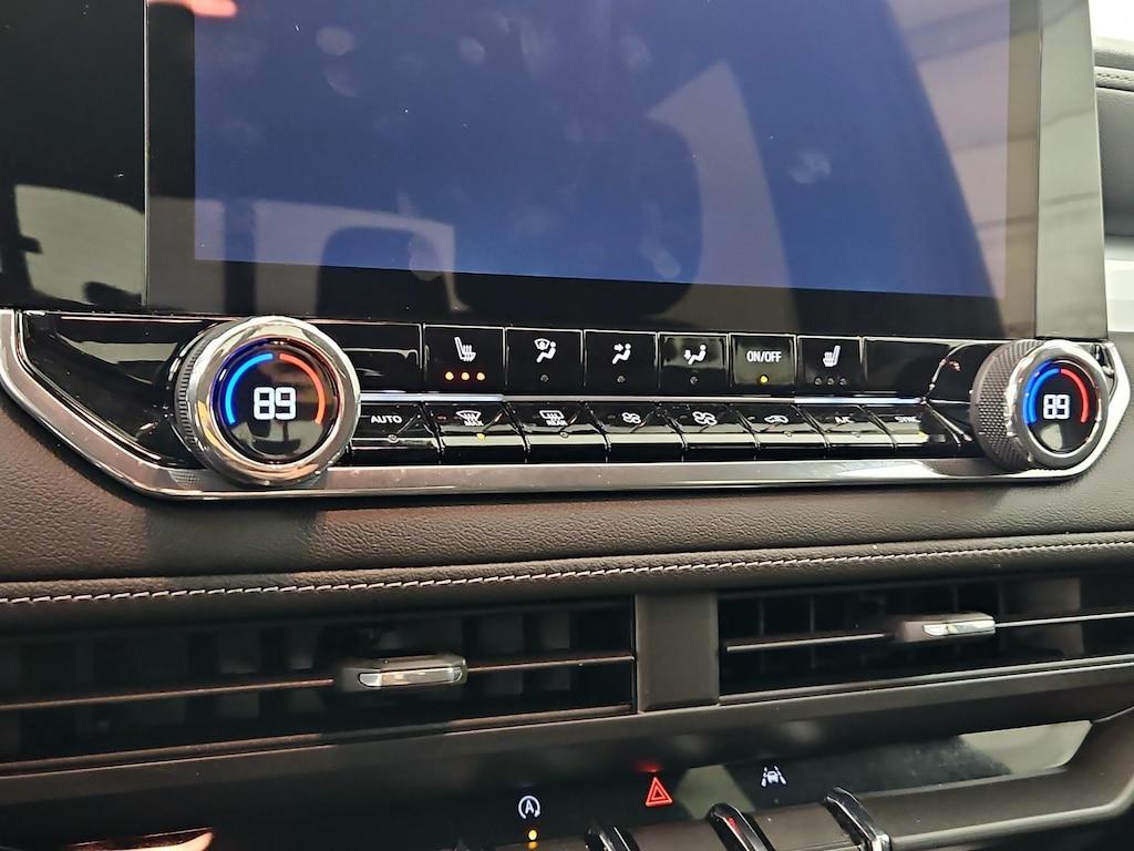 used 2024 Chevrolet Colorado car, priced at $30,998