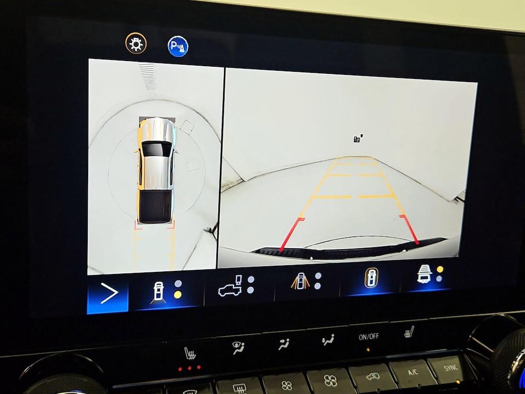 used 2024 Chevrolet Colorado car, priced at $30,998